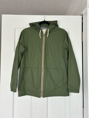 Hooded Lightweight Rain Jacket in Olive Green
